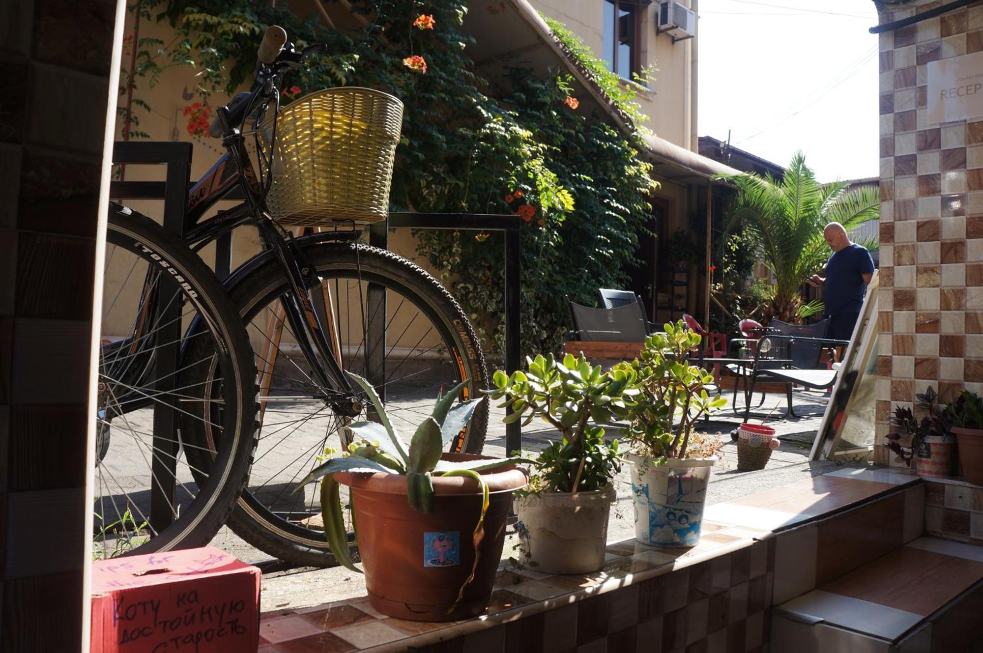 Harmony Backpackers Hostel Batumi Exteriör bild