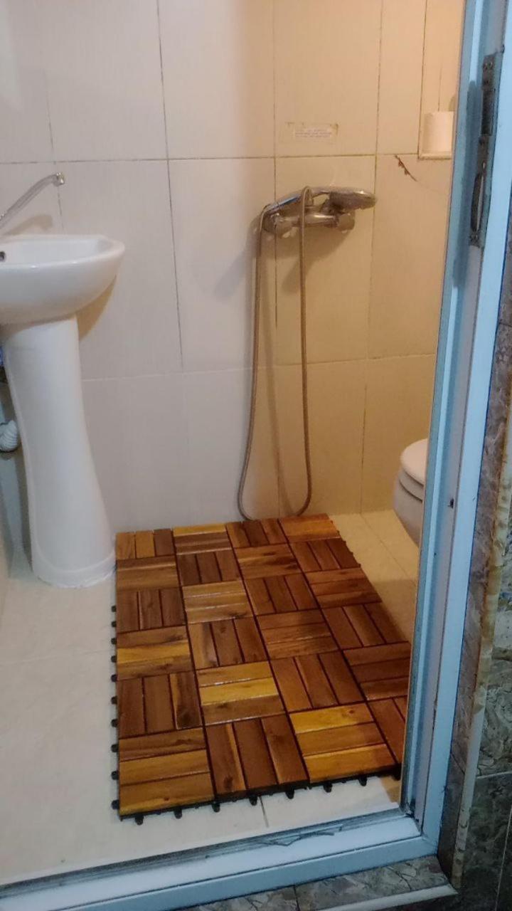 Harmony Backpackers Hostel Batumi Rum bild